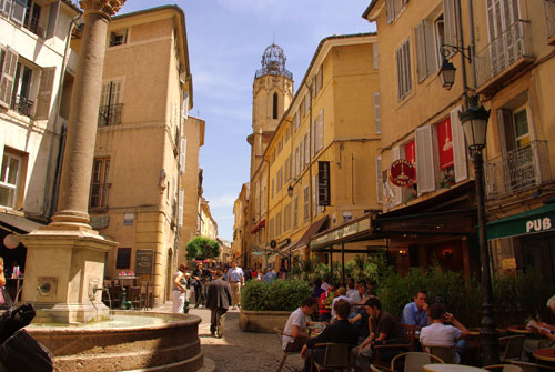 Tchat à Aix-en-Provence pour trouver des célibataires !