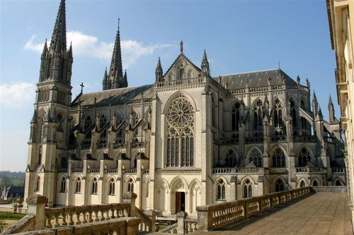 Découvrez la basilique Notre-Dame de Montligeon
